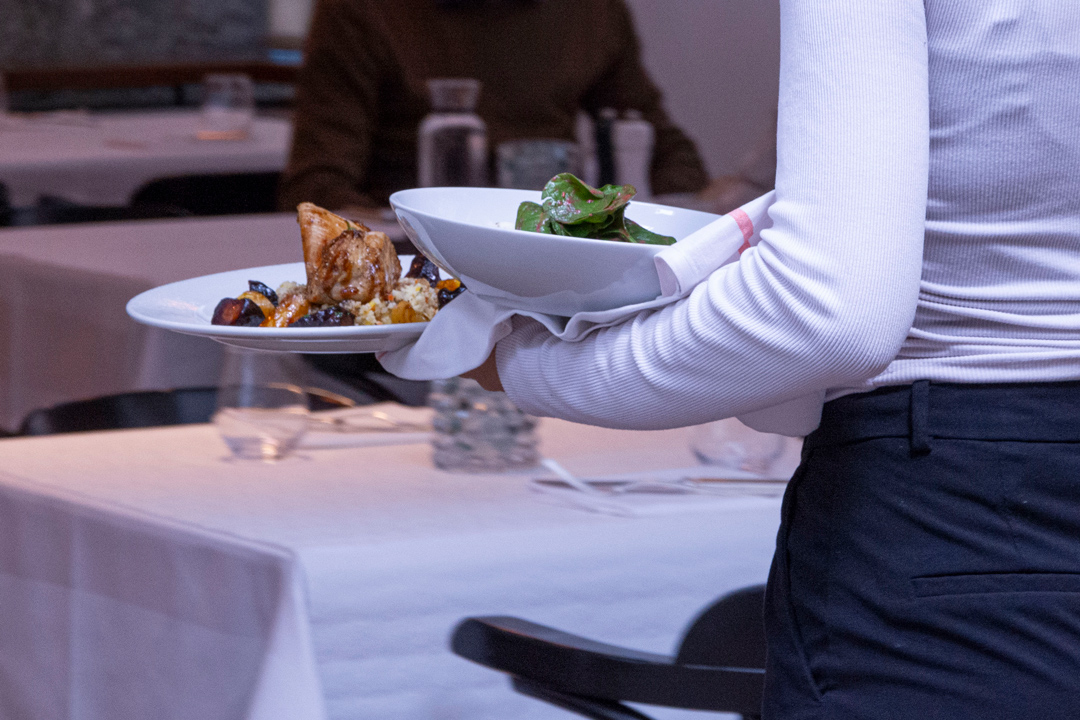Mittags Service im Restaurant Blaue Ente mit saisonalem Food